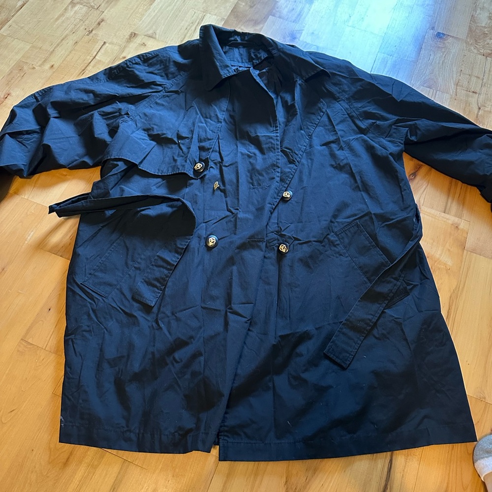 Classy Black Raincoat/Trenchcoat